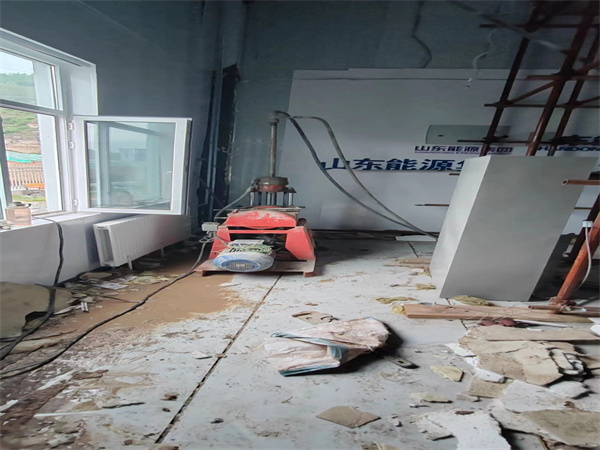 枫木镇地基基础下沉墙体裂缝加固注浆顶升施工